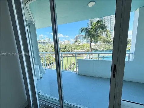 400 S Pointe Drive Miami Beach FL 33139