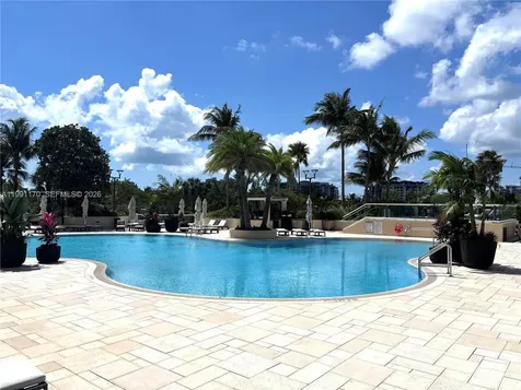 400 S Pointe Drive Miami Beach FL 33139