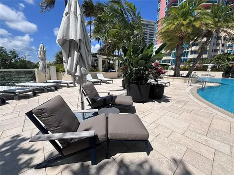 400 S Pointe Drive Miami Beach FL 33139
