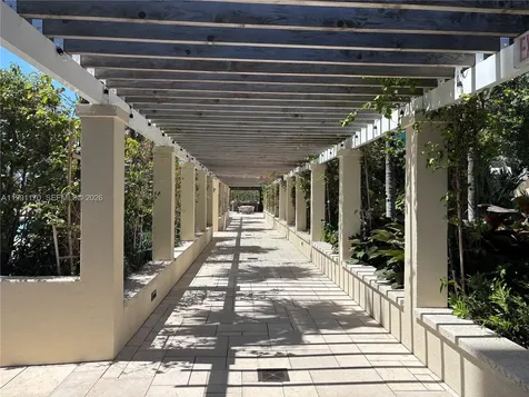 400 S Pointe Drive Miami Beach FL 33139