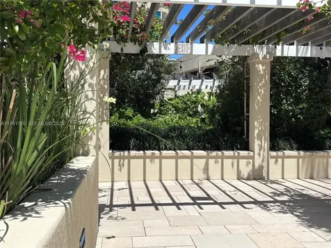 400 S Pointe Drive Miami Beach FL 33139
