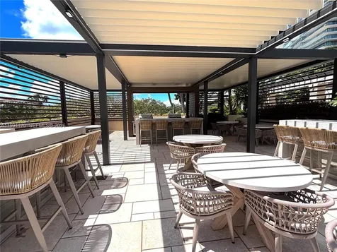 400 S Pointe Drive Miami Beach FL 33139
