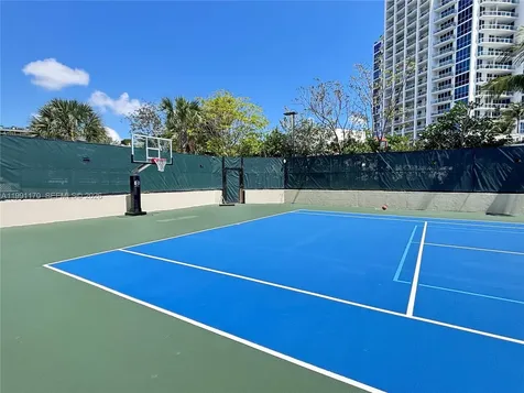 400 S Pointe Drive Miami Beach FL 33139