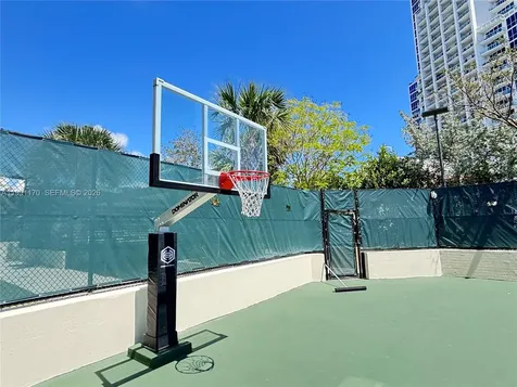 400 S Pointe Drive Miami Beach FL 33139