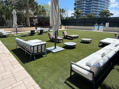 400 S Pointe Drive Miami Beach FL 33139