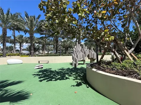400 S Pointe Drive Miami Beach FL 33139