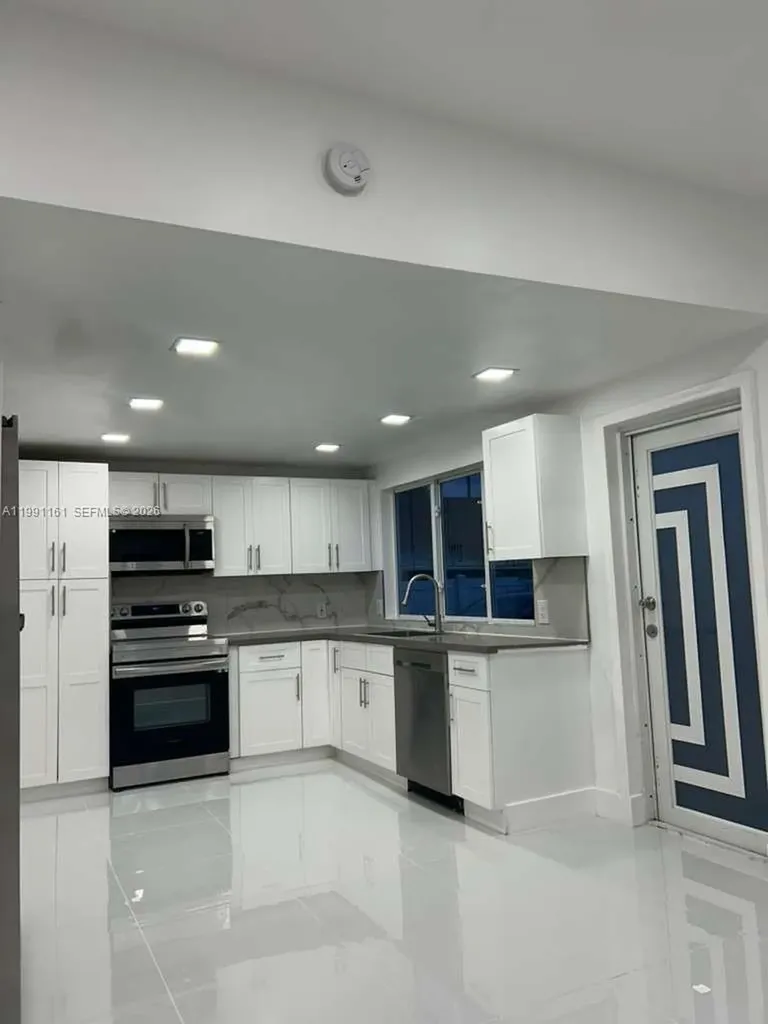 2242 Polk Street Hollywood FL 33020