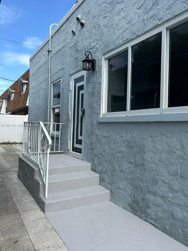 2242 Polk Street Hollywood FL 33020