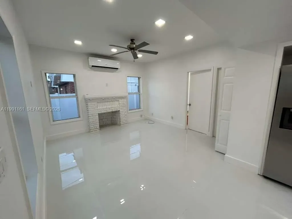 2242 Polk Street Hollywood FL 33020