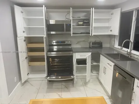 2242 Polk Street Hollywood FL 33020