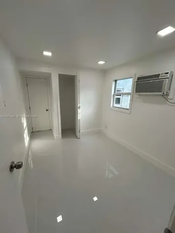 2242 Polk Street Hollywood FL 33020