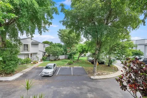 10542 NW 7th Terrace Miami FL 33172