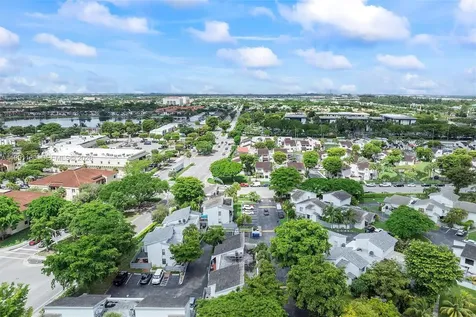 10542 NW 7th Terrace Miami FL 33172