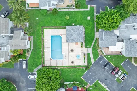 10542 NW 7th Terrace Miami FL 33172
