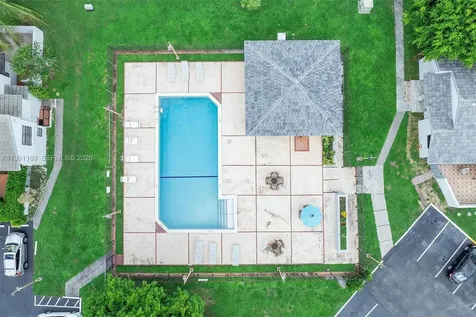 10542 NW 7th Terrace Miami FL 33172