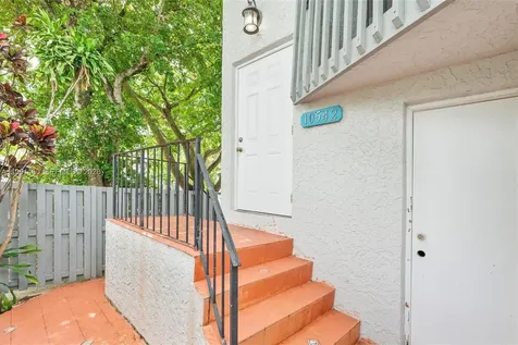10542 NW 7th Terrace Miami FL 33172