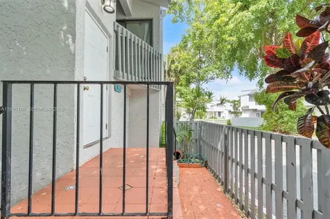 10542 NW 7th Terrace Miami FL 33172