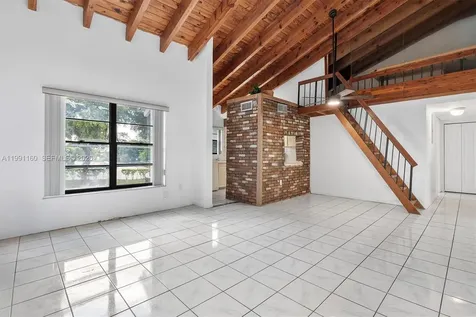 10542 NW 7th Terrace Miami FL 33172