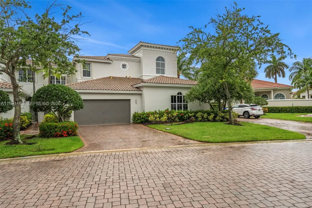 896 W Spinnaker Drive W Hollywood FL 33019