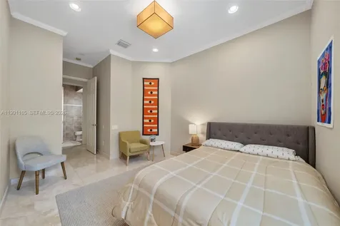 896 W Spinnaker Drive W Hollywood FL 33019