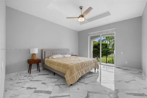 896 W Spinnaker Drive W Hollywood FL 33019