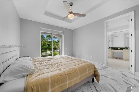 896 W Spinnaker Drive W Hollywood FL 33019