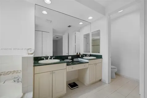 896 W Spinnaker Drive W Hollywood FL 33019