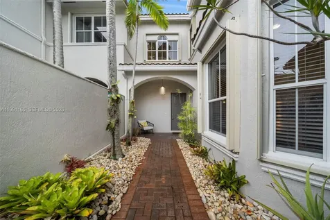 896 W Spinnaker Drive W Hollywood FL 33019