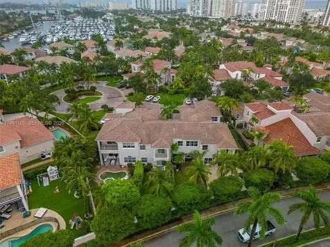 896 W Spinnaker Drive W Hollywood FL 33019