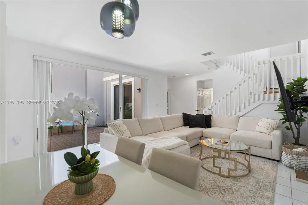 1120 Canella Lane Hollywood FL 33019