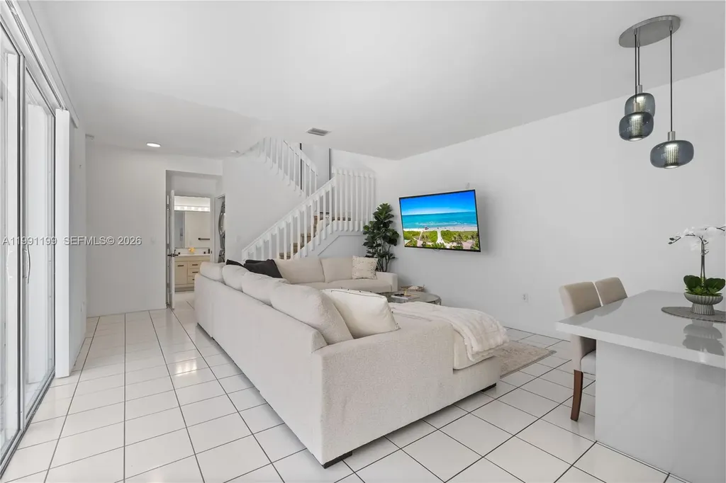 1120 Canella Lane Hollywood FL 33019