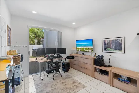 1120 Canella Lane Hollywood FL 33019
