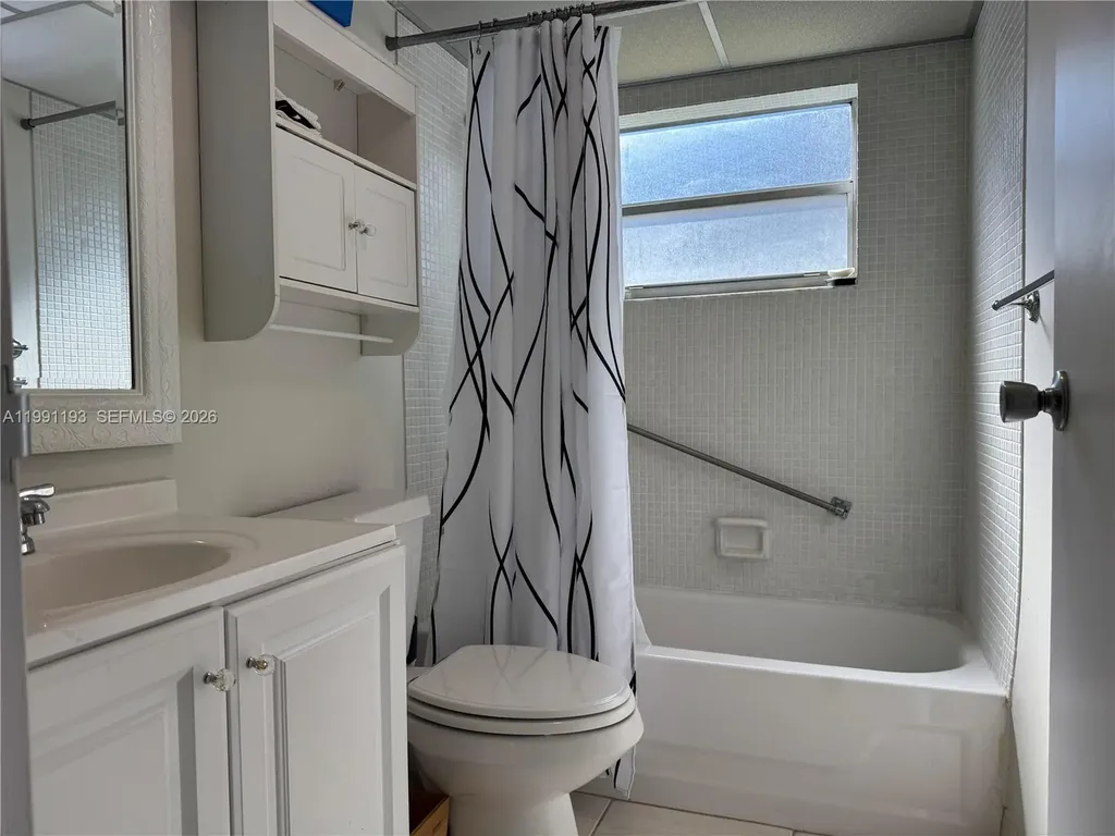 629 Saxony Place Delray Beach FL 33446