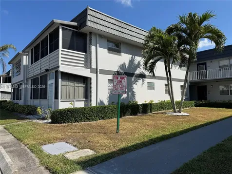 629 Saxony Place Delray Beach FL 33446