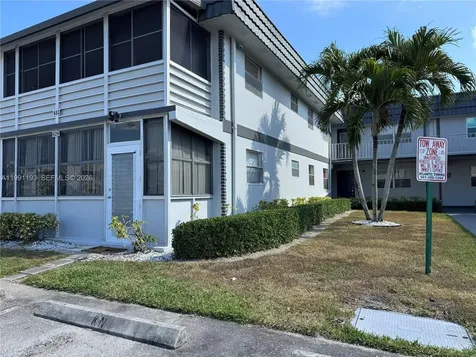 629 Saxony Place Delray Beach FL 33446