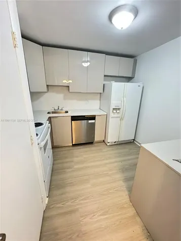 4160 Inverrary Drive Lauderhill FL 33319