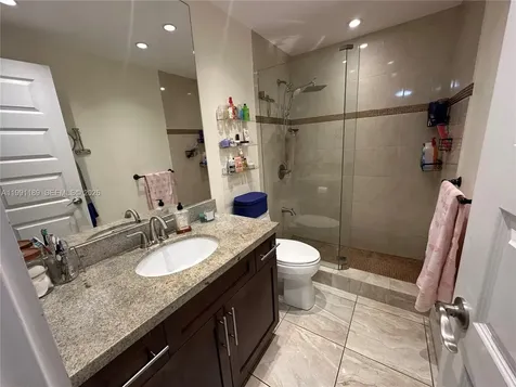 450 Paradise Isle Boulevard Hallandale Beach FL 33009