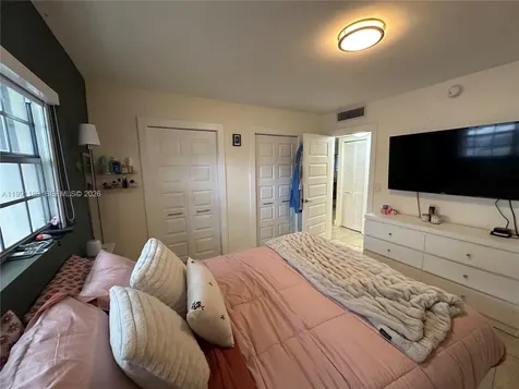 450 Paradise Isle Boulevard Hallandale Beach FL 33009