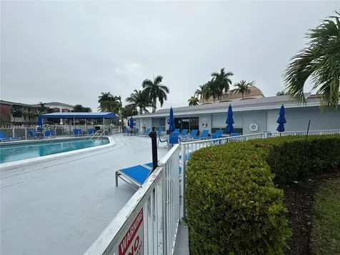 450 Paradise Isle Boulevard Hallandale Beach FL 33009