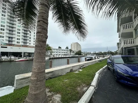 450 Paradise Isle Boulevard Hallandale Beach FL 33009