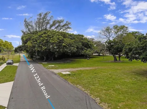 22650 SW 123rd Road Miami FL 33170