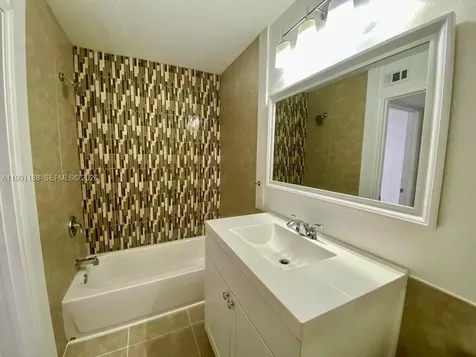 2460 NW 33rd Street Oakland Park FL 33309