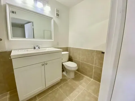 2460 NW 33rd Street Oakland Park FL 33309