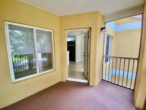 2460 NW 33rd Street Oakland Park FL 33309