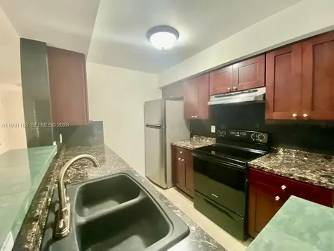 2460 NW 33rd Street Oakland Park FL 33309