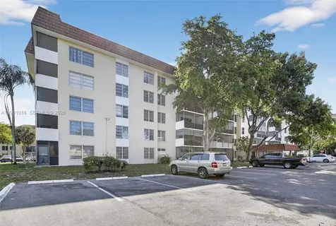 4172 Inverrary Drive Lauderhill FL 33319