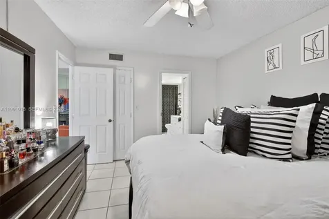 4172 Inverrary Drive Lauderhill FL 33319