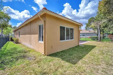19381 Stonebrook Street Weston FL 33332