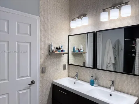 7809 NW 114th Path Doral FL 33178