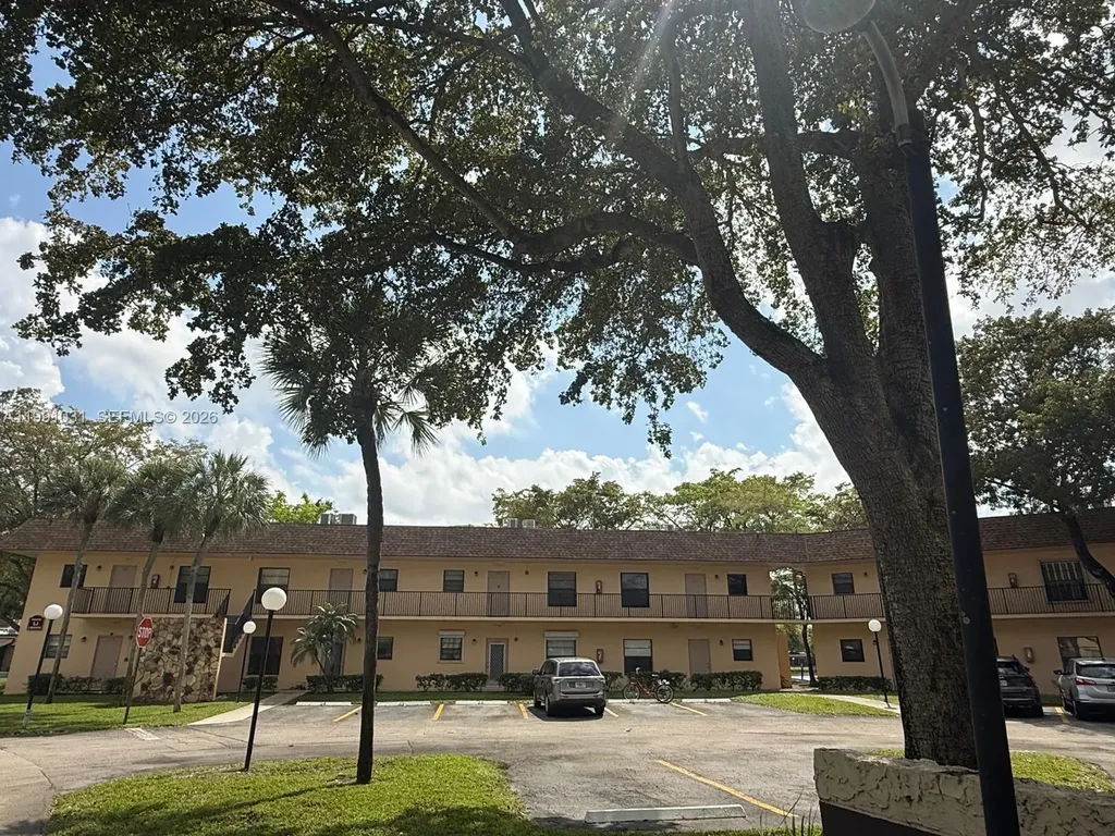 2 Briarwood Circle Hollywood FL 33024